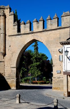Puerta de Jaen, 1521, Plaza de Populo inşa edilen Plaza los Leones, Baeza, İspanya olarak da bilinir.