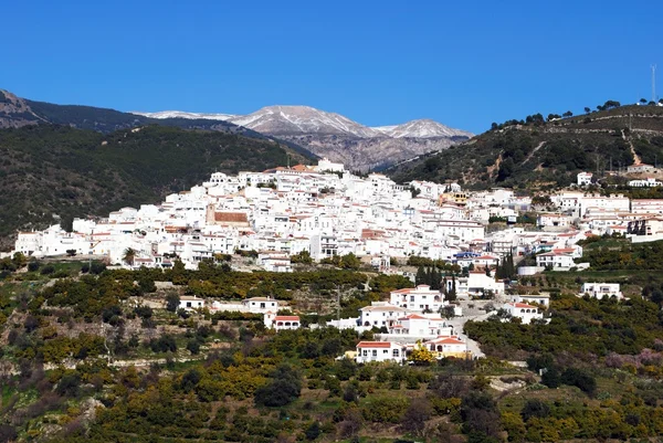 粉饰的西班牙小村，Archez，西班牙的视图. — 图库照片
