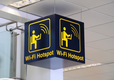 Wi-fi etkin nokta işareti, East Midlands Airport, Birleşik Krallık.