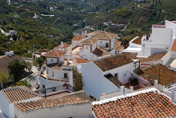 Vista sui tetti della città e sulla campagna circostante, Frigiliana, Spagna . — Foto Stock