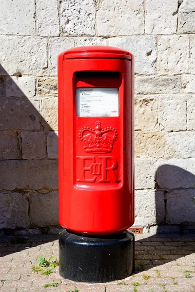Red and black post box with a crown design, Weymouth. — ストック写真