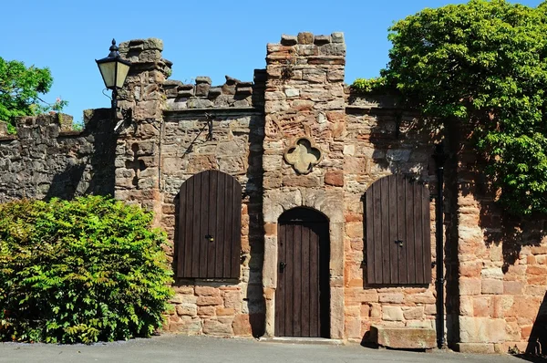 Vue de face de la boutique du château, Tamworth . — Photo