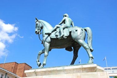 Lady Godiva heykele Broadgate şehir merkezinde, Coventry, İngiltere.
