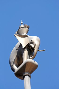 Elephant ve castle heykel Broadgate, şehir merkezinde, Coventry, İngiltere.