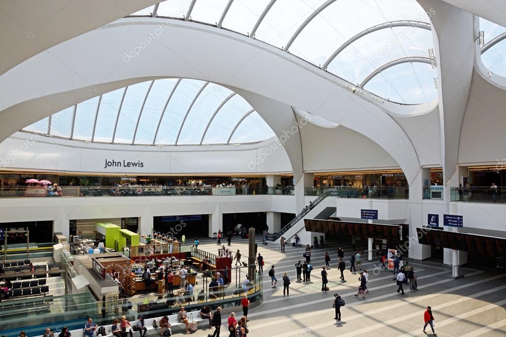 Grand central shops und restaurants in new street railway station