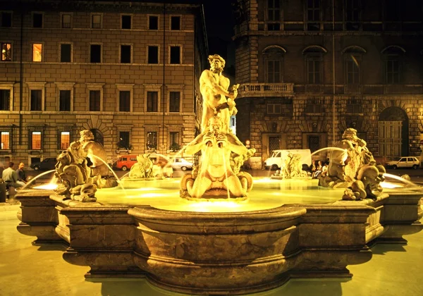 Fontana del moro di notte, Roma, Italia . — Foto Stock