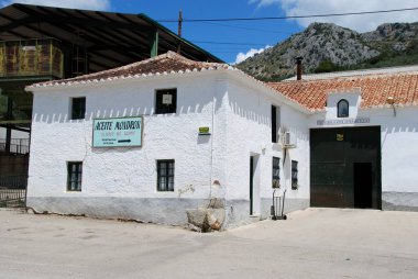 Zeytinyağı basın fabrikası, Mondron, İspanya.