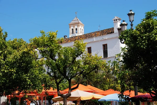 Caffè Pavement in Orange Square, Marbella, Spagna . — Foto Stock
