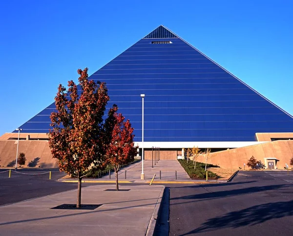 Вид на Pyramid Arena, Мемфис, США . — стоковое фото