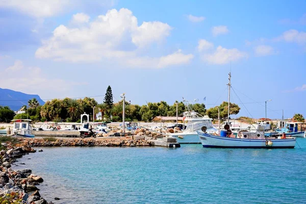 Yat ve tekne demirlemiş liman, Malia, Crete. — Stok fotoğraf