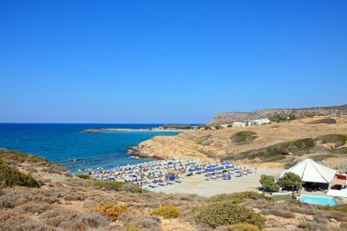 Boufos plaj ve kıyı şeridi, Sissi, Crete yükseltilmiş görünümünü.