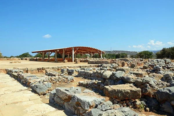 Visa av byggnader inom den minoiska Malia ruiner arkeologiska platsen, Malia, Kreta. — Stockfoto