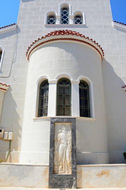 Monk heykel katedral çan kulesi, Rethymno, Crete duvarına.