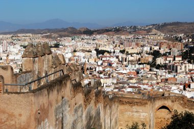 Gibralfaro Kalesi siperlerden manzaralı şehri, Malaga, İspanya.