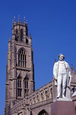 St. Botolphs Kilisesi 'nin önünde Herbert Ingram heykeli, Boston, Ingiltere.