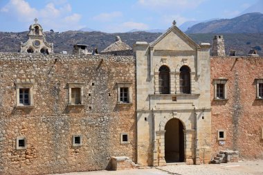 Arkadi Manastırı 'nın batı duvarının yüksek görünümü, Arkadi, Girit, Yunanistan.