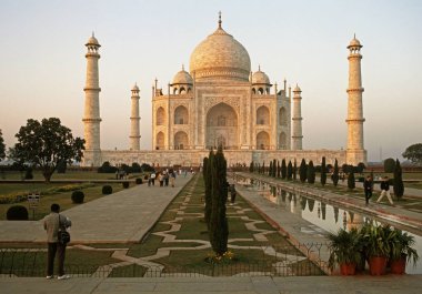 Görünüm Taj Mahal erken akşam ışık, Agra, Hindistan.