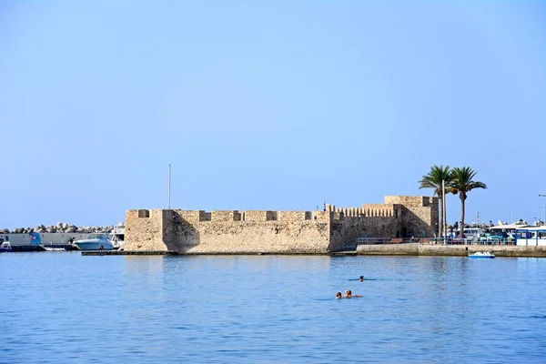 Перегляд Kales Венеціанської фортеці на в'їзді в гавань, Ierapetra, Крит. — стокове фото