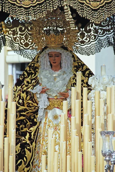 Salud Brotherhood float San Pablo kilise, Malaga dışında Meryem Ana ile. — Stok fotoğraf