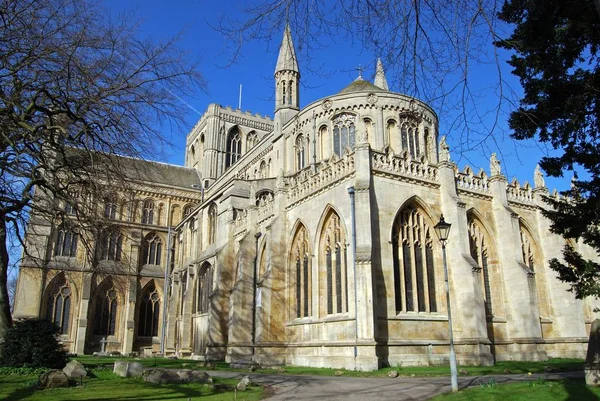 Achteraanzicht van de kathedraal van Peterborough, Peterborough, Verenigd Koninkrijk. — Stockfoto