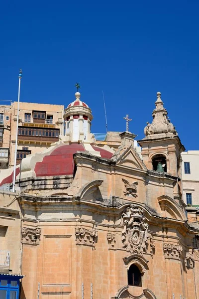 Utsikt över Ta Liesse kyrkan, Valletta, Malta — Stockfoto