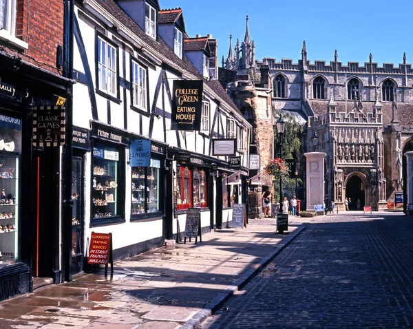 College street leading to the Cathedral, Gloucester. — Stock Photo, Image