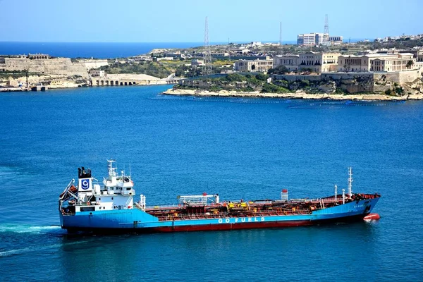 Elaura Go Fuels petrolero en el gran puerto, La Valeta, Malta . — Foto de Stock