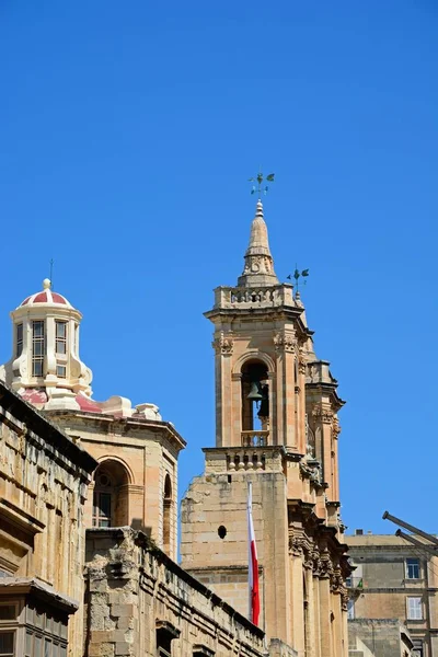 St Augustine Kilisesi boyunca eski fırın sokak, Valletta, Malta. — Stok fotoğraf