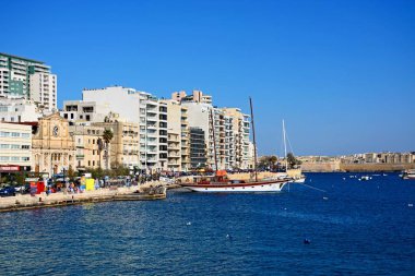 Waterfront Parish Kilisesi İsa'nın Nazareth solunda, Sliema, Malta ile birlikte görüntüleme.