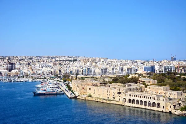 Utsikt mot Senglea och Vittoriosa sett från Valletta, Malta. — Stockfoto