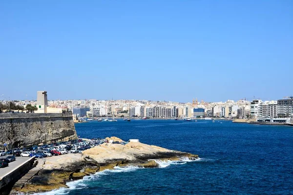 Vue vers Sliema vue de La Valette, La Valette, Malte . — Photo