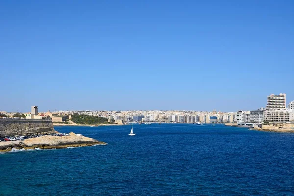 Visa mot Sliema sett från Valletta, Valletta, Malta. — Stockfoto