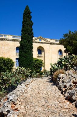 Denizcilik Müzesi, Vittoriosa, Malta tarafına giden bahçeleri.