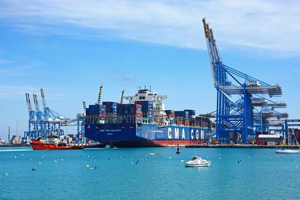 Buque de contenedores Callisto atracado en el puerto, Birzebbuga, Malta . — Foto de Stock