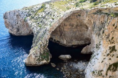 Blue Grotto Cove, mavi mağara, Malta adlı bakıyordu görünümü.