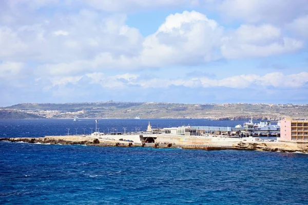 Gozo ferry in the ferry terminal with views towards Gozo, Paradise Bay, Malta. — Stock Photo, Image
