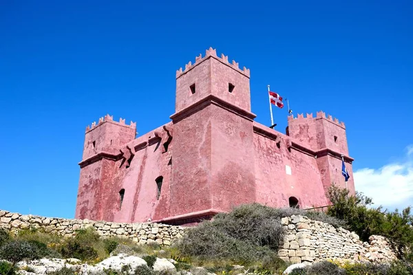 Переглянути Форт Святого Agathas також відомий як червоний Форт, Мельєха, Мальта. — стокове фото