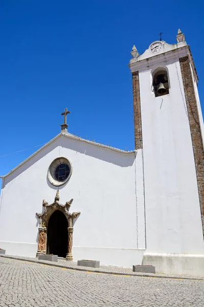 Utsikt över moderkyrkan i stan, Monchique, Algarve, Portugal. — Stockfoto