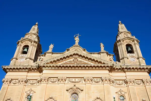 Näkymä Naxxarin seurakunnan kirkkoon, Naxxar, Malta . — kuvapankkivalokuva