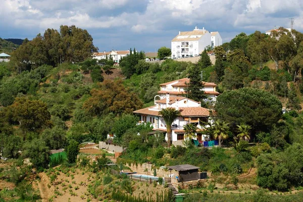 Propriedades rurais na borda da cidade, Gaucin, Espanha . — Fotografia de Stock