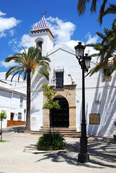 View of Santo Christo church in the old town, Marbella, Spain. — Stock Photo, Image