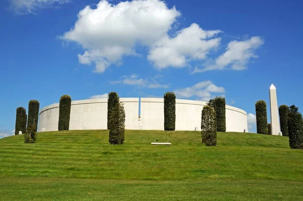 Monumento a las Fuerzas Armadas, National Memorial Arboretum, Alrewas, Reino Unido . — Foto de Stock