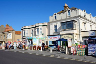 Kordon boyunca turist dükkanları, Burnham-on-Sea, Uk.