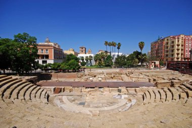 İspanya 'nın Malaga kentindeki Roma Amfitiyatrosunun manzarası.
