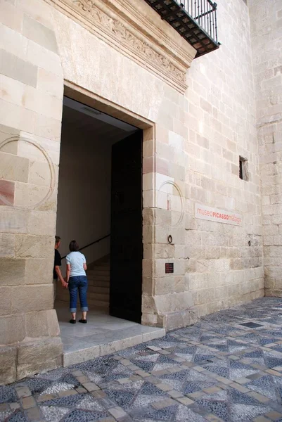 Entrance to the Pablo Picasso museum in the city centre, Malaga, Spain. — Stock Photo, Image