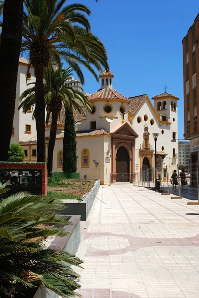 Kilátás a San Pedro plébániatemplom a város központjában, Malaga, Spanyolország. — Stock Fotó