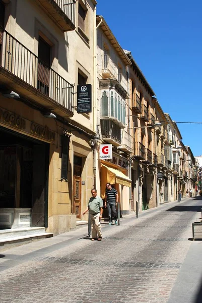 Uitzicht langs een oude winkelstraat, Ubeda, Spanje. — Stockfoto