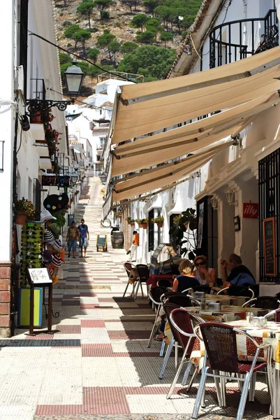 Vista a lo largo de la Calle San Sebastián, Mijas, España . — Foto de Stock