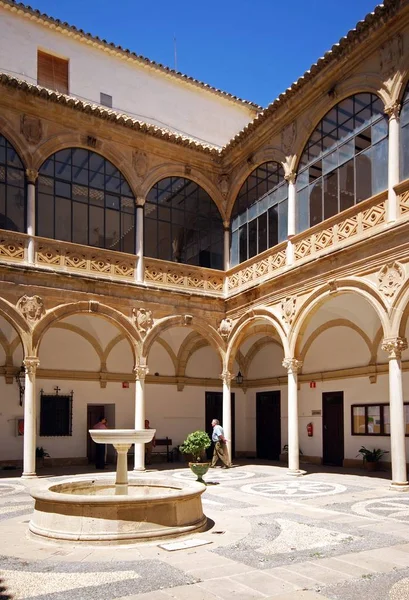 Inner Courtyard of the Town Hall housed in the Palacio de las Cadenas (Chains Palace), Ubeda, Spain. — Stock Photo, Image