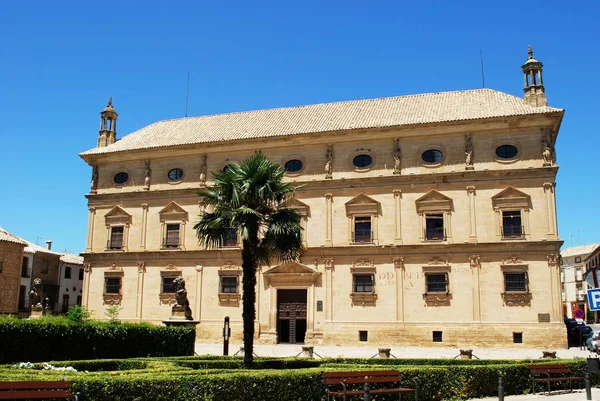 Vista frontal del Ayuntamiento, Ubeda, España . —  Fotos de Stock